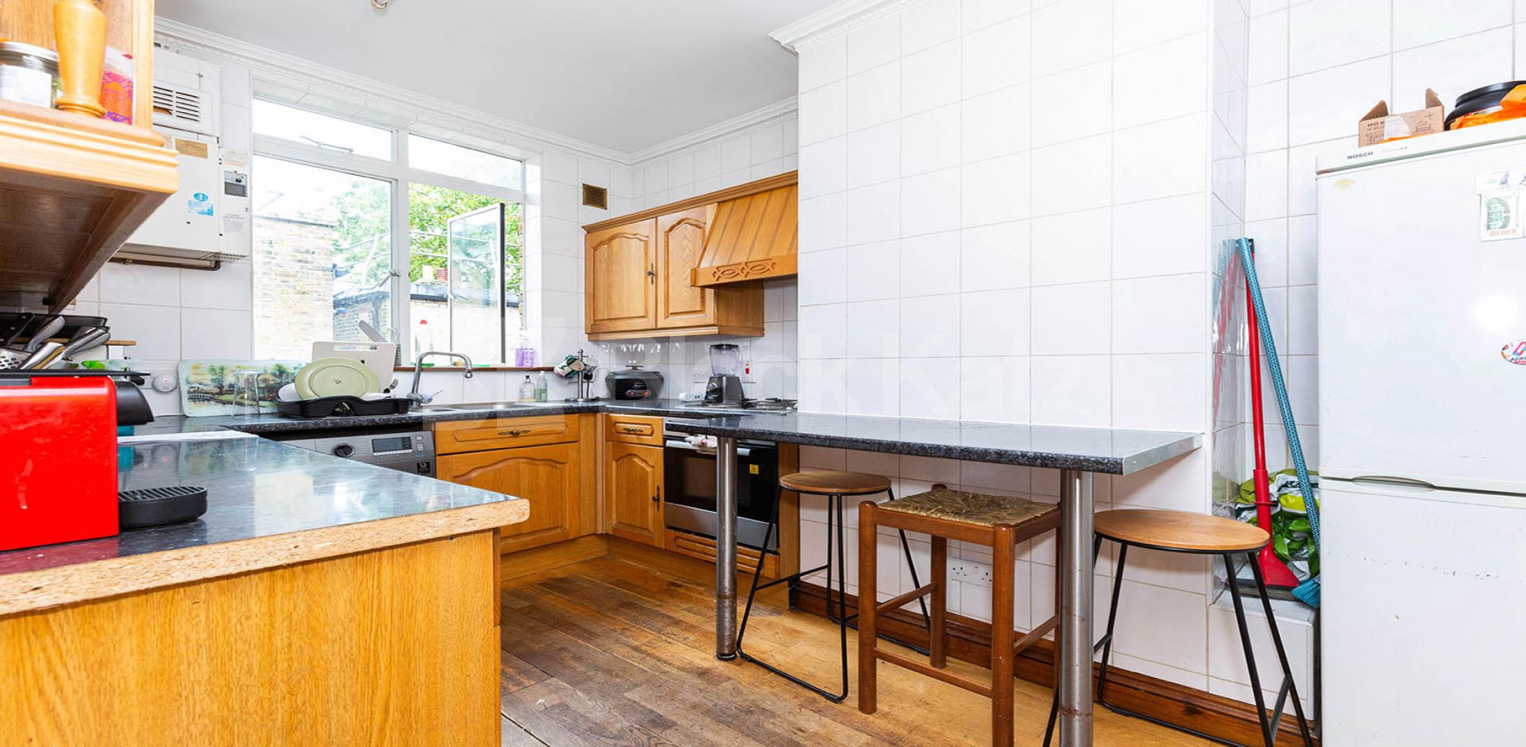 Beautiful three double bedroom flat Cranleigh Street, Camden